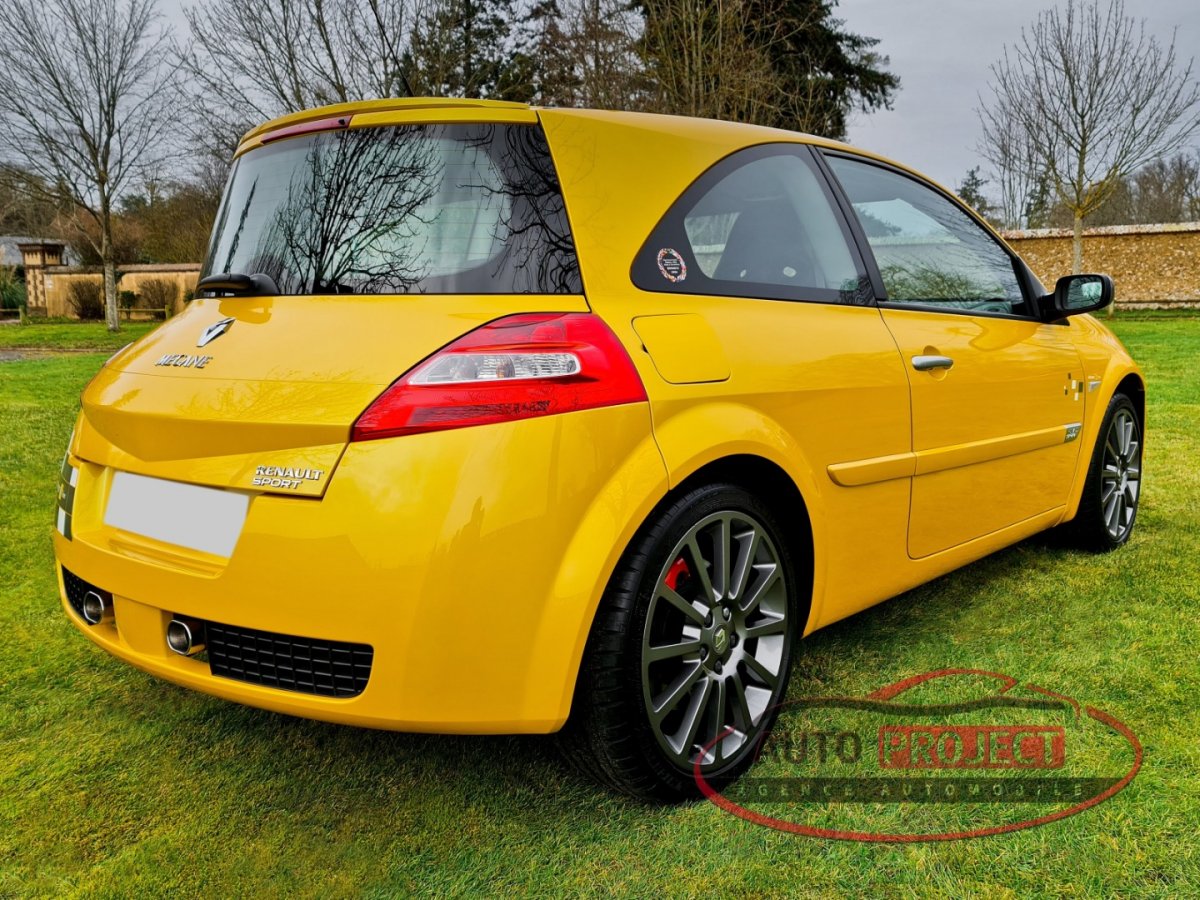 RENAULT MEGANE II COUPE 2.0 TURBO 230 RS F1 TEAM R26 N°3667 - Voiture  d'occasion - EVREUX (27000) - AUTO PROJECT Agence Automobile à Evreux  Normandie