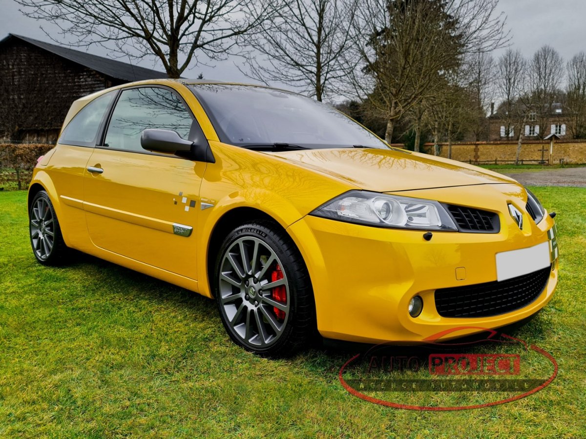 RENAULT MEGANE II COUPE 2.0 TURBO 230 RS F1 TEAM R26 N°3667