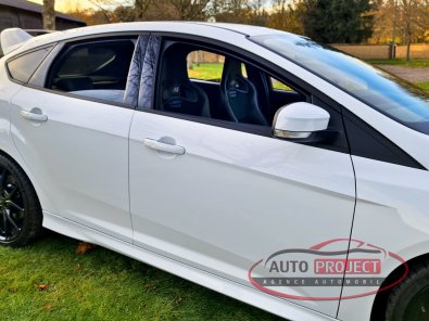 FORD FOCUS III 2.3 TURBO 350 RS - 11