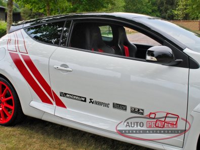 RENAULT MEGANE III COUPE 2.0 TURBO 275 RS TROPHY-R N&deg;068 - 11