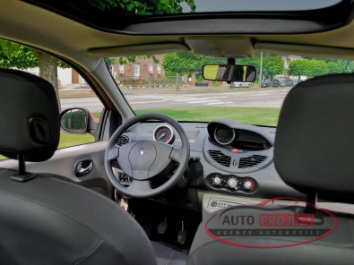 RENAULT TWINGO II 1.5 DCI 65 DYNAMIQUE - 14