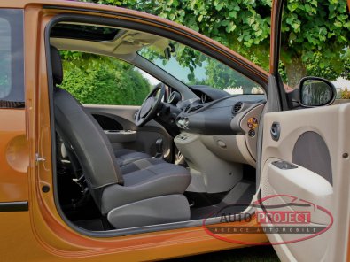 RENAULT TWINGO II 1.5 DCI 65 DYNAMIQUE - 16