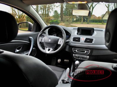 RENAULT MEGANE III COUPE 2.0 DCI 160 FAP GT - 14