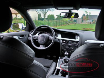 AUDI A4 IV 2.0 TDI 143 DPF S LINE - 14