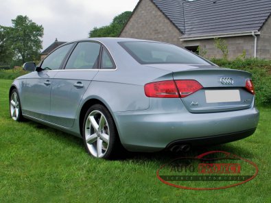 AUDI A4 IV 2.0 TDI 143 DPF S LINE - 3